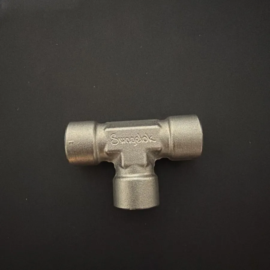 Фитинг Swagelok SS-4-T, Stainless Steel Pipe Tee Fitting, 1/4" Female NPT — фото лота 1