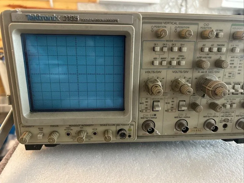 Осциллограф Calibrated TEKTRONIX 2465 300MHz 4 Channel OSCILLOSCOPE