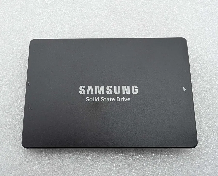 SSD-накопитель Samsung PM863 960GB SSD Drive 2.5" SATA MZ-7LM9600 Low Usage — фото лота 2
