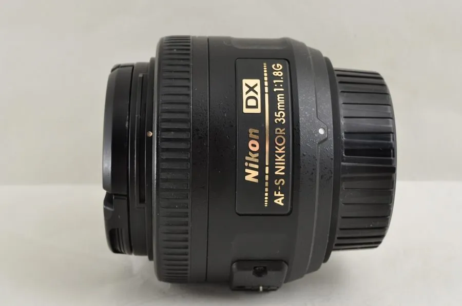 Объектив Nikon AF-S DX NIKKOR 35mm f/1.8G Lens