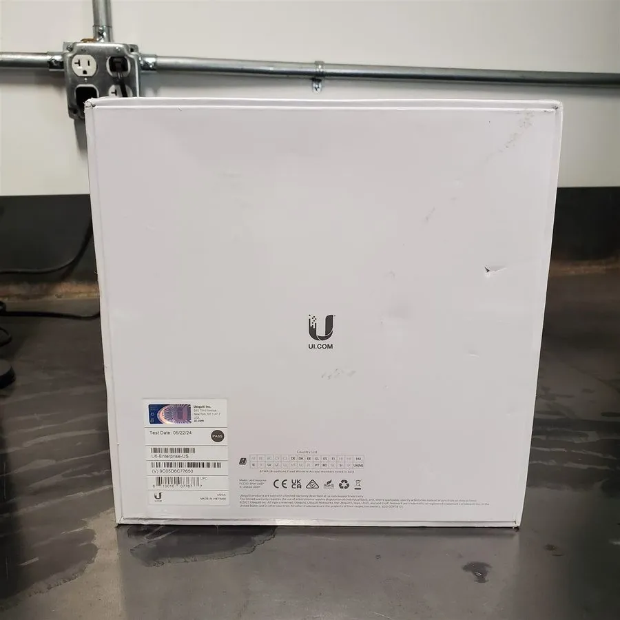 Точка доступа Wi-Fi Ubiquiti UniFi Access Point WiFi 6 Enterprise UniFi6 U6-Ente