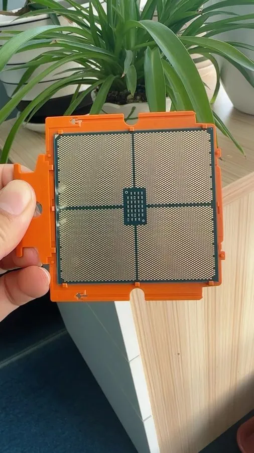 Сервер AMD EPYC 9J14 GENOA 2.4GHZ Processor CPU SERVER ZEN4 192 Threads SP5 96 C