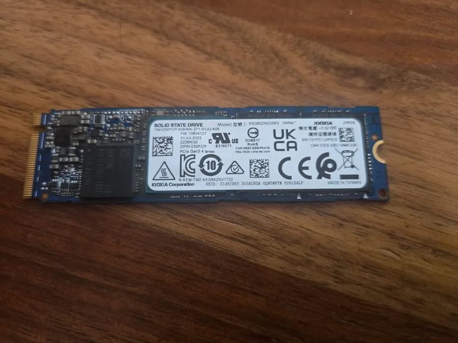 SSD-накопитель x Kioxia (Toshiba) XG6 256GB NVMe M.2 2280 SSD (KXG60ZNV256G) — фото лота 1