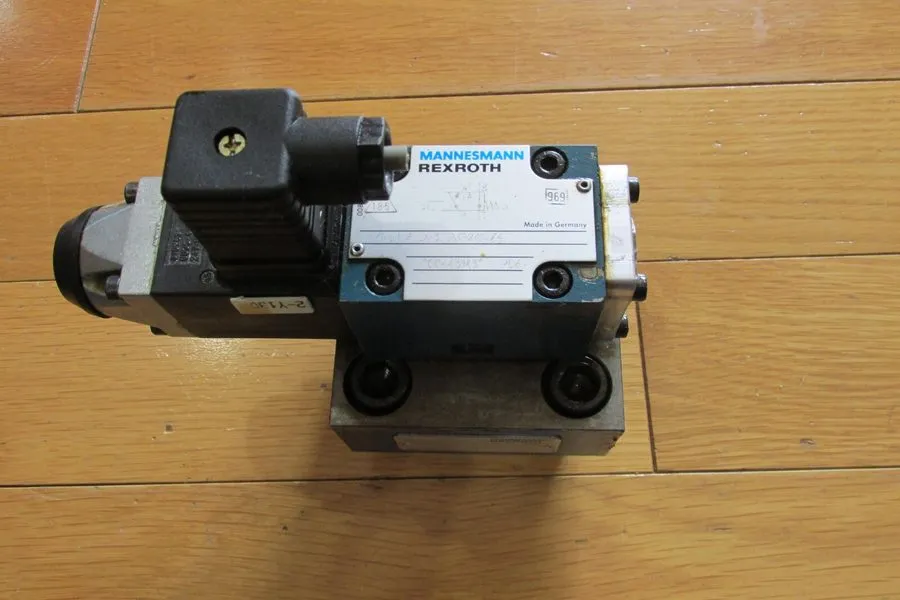 Электромагнитный клапан Rexroth 4WE6 D53/AG24NZ4 Directional Control Solenoid Va