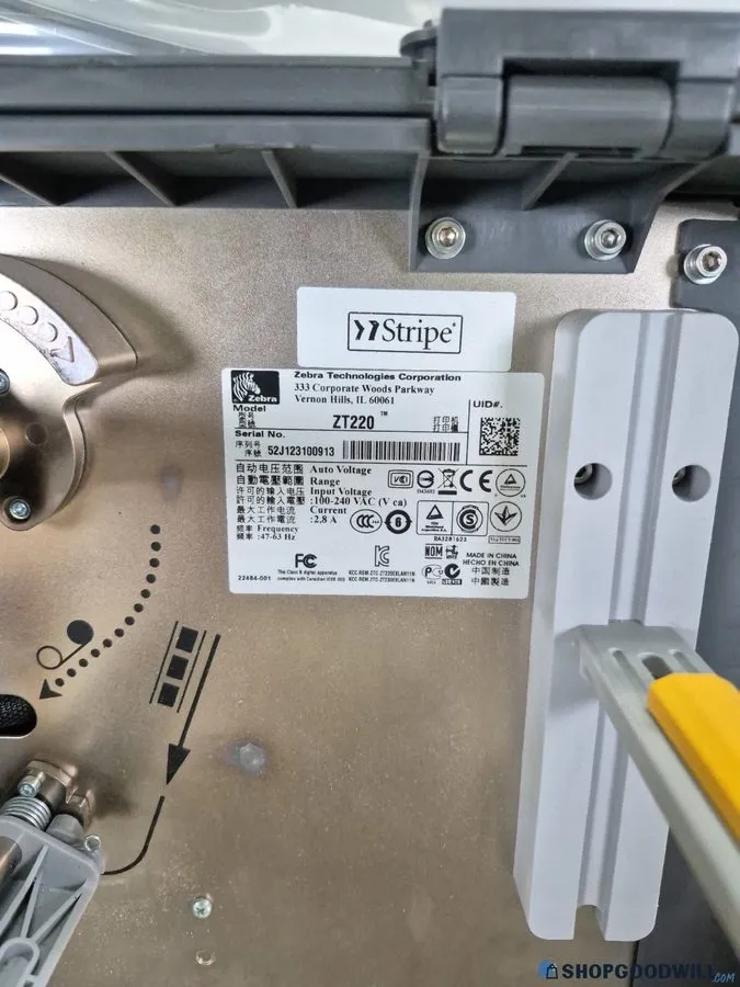 Принтер этикеток Zebra ZT220 Thermal Transfer Label Printer With Power Cord & US — фото лота 2