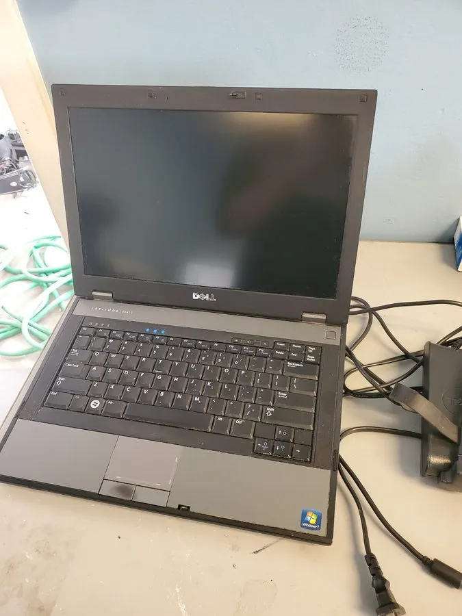 Сервер Dell Latitude E5410 Laptop with dock NON WORKING