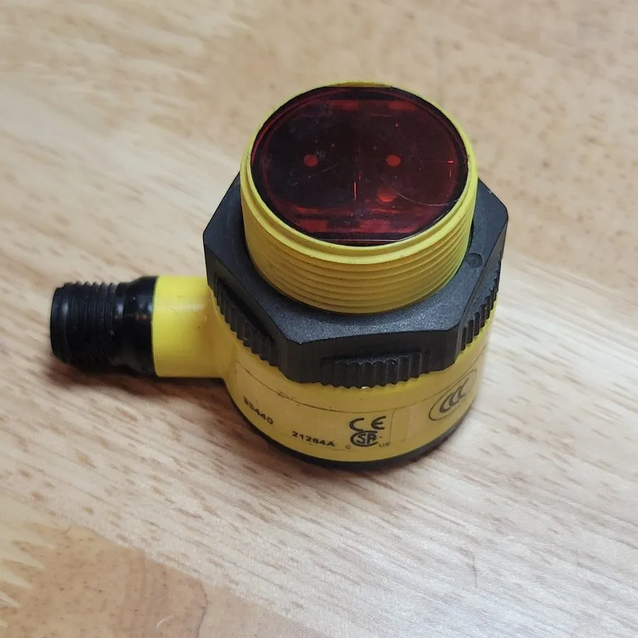 Фотоэлектрический датчик Banner T30AW3LPQ1 Photoelectric Sensor 20-250VAC 300mA — фото лота 1