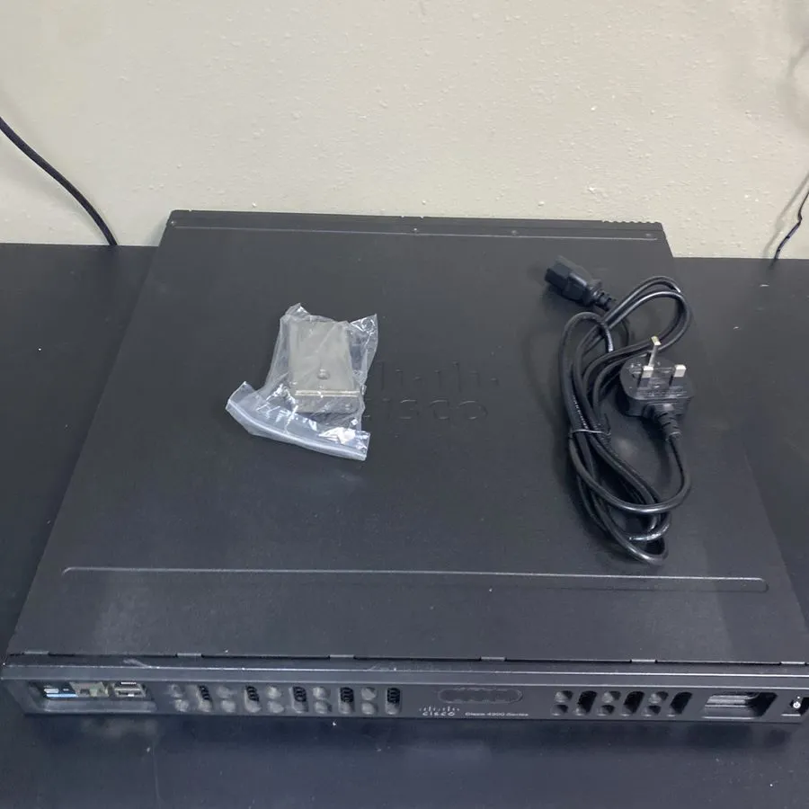 Маршрутизатор Cisco ISR4331-V/K9 ISR 4331 Voice Router UC-K9 w/ PVDM4-32 & NIM-2
