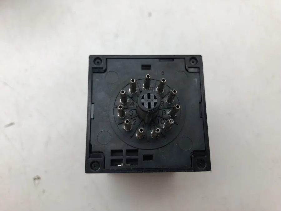 Датчик температуры Omron E5CN-Q2TDU Temperature Controller — фото лота 2