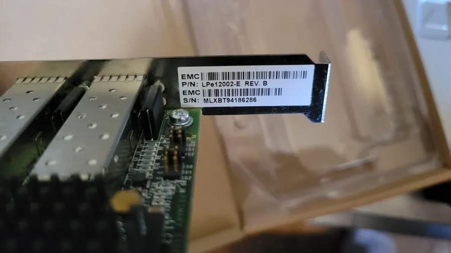 Контроллер EMC EMULEX LPE12002-E REV:B 8GB/S S-PORT FC PCIE HBA SW DIAG OPTICS — фото лота 2