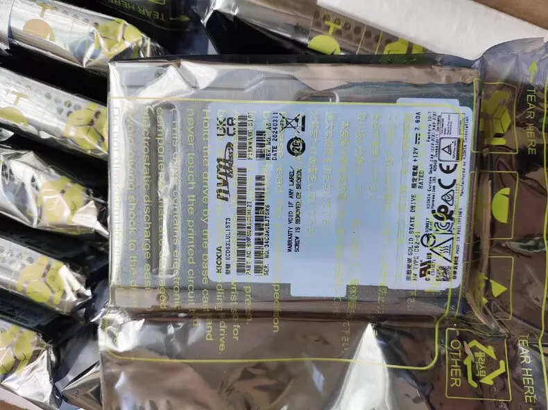 SSD-накопитель Kioxia CD6 KCD6XLUL15T3 15.36TB PCIe Gen 4.0 X4 8GB/s 1DWPD U.2 N