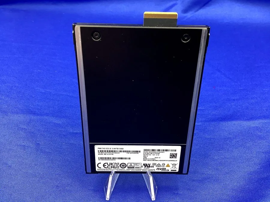SSD-накопитель MZ-3LO3T80 SAMSUNG PM1743 3.84TB NVMe PCIe 5.0 E3.S 2.5" SSD MZ3L