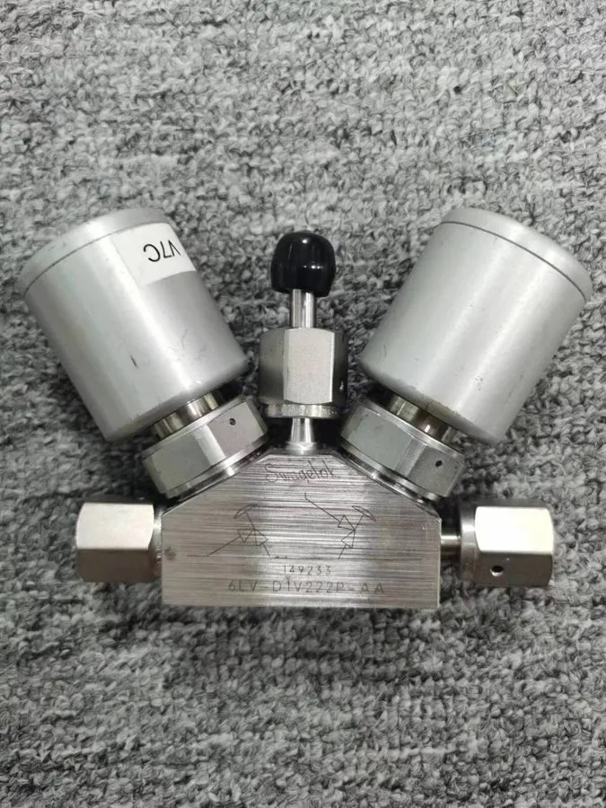 Клапан Swagelok 6LV-D1V222P-AA STAINLESS STEEL DUAL BELLOWS VALVE, 157803