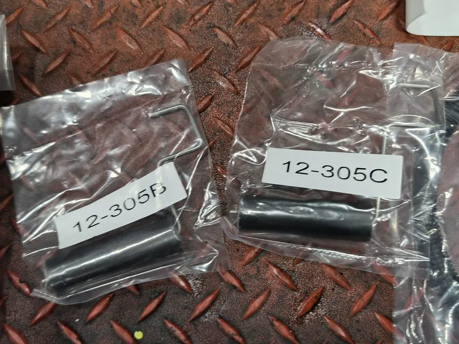 Трубопроводная арматура 60-70 Ford Mustang Falcon Mercury Cougar Comet Holley 12