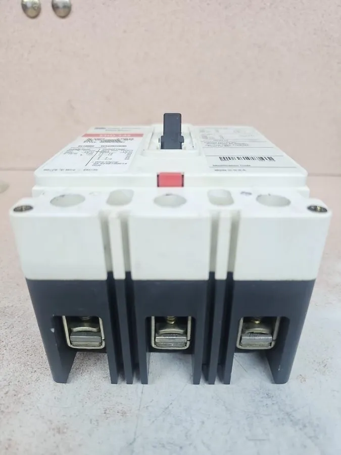 Автоматический выключатель 1 Eaton EHD3030L 30A Circuit Breaker EHD 14K 3P 480V