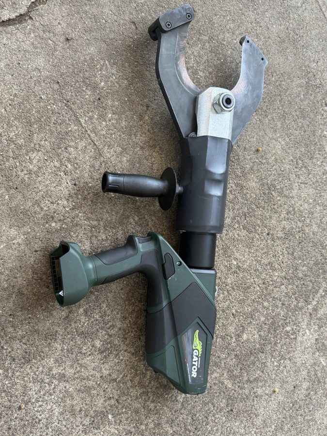 Кабель Greenlee Gator ESC105X 13.4ton Hydraulic Cable Cutter Tools Only