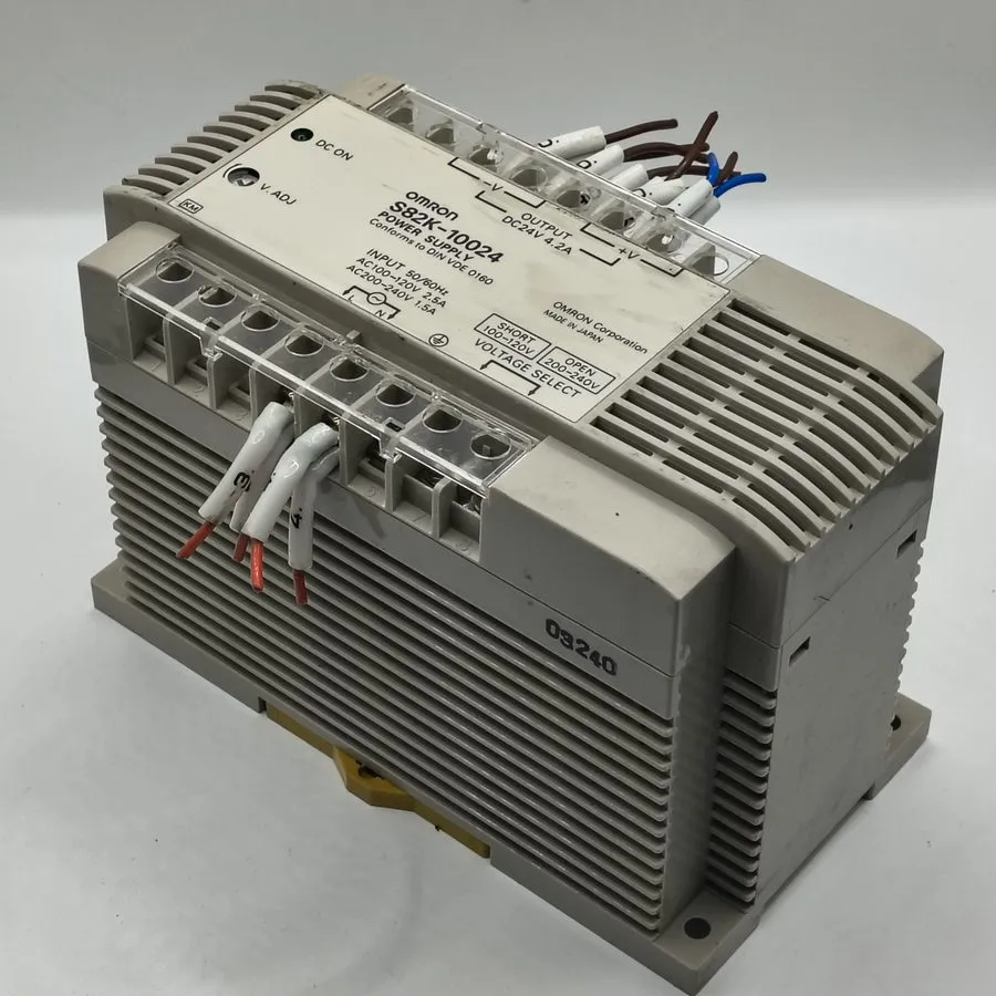 Блок питания Omron S82K S82K-10024 Switching Power Supply 24VDC 4.2A 100W DIN Ra — фото лота 1