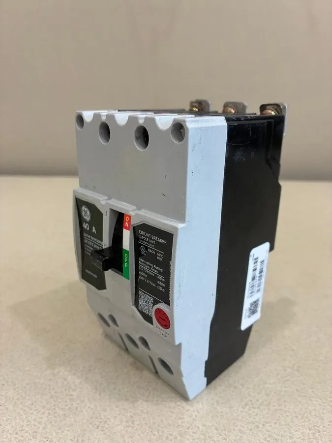 Автоматический выключатель GE TEYL3040B 3 Pole 40 Amp 480V Circuit Breaker Shunt