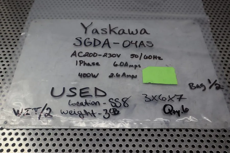 Сервопривод YASKAWA SERVOPACK SGDA-04AS 200-230Vac 6.0A AMP — фото лота 2