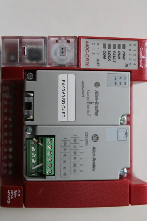 Реле безопасности Allen-Bradley Guardmaster CR30 Safety Relay 440C-CR30-22BBB 24
