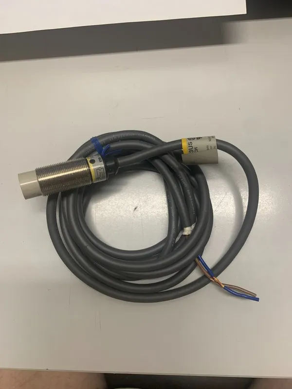 Датчик приближения OMRON Proximity Switch E2E-X10MY1-53US Sensor — фото лота 1
