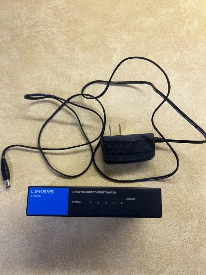 Коммутатор Linksys 5 Port Gigabit Ethernet Switch SE3005 V2