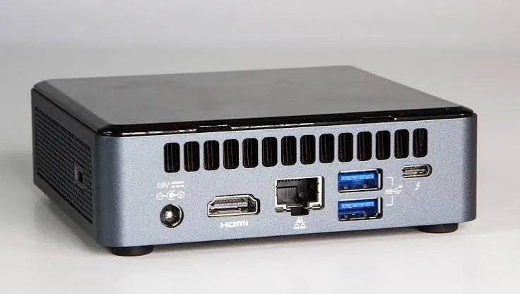 Оргтехника Intel NUC Mini PC NUC10i5FNK i5-10210u@1.60GHz 16GB RAM No OS KD073