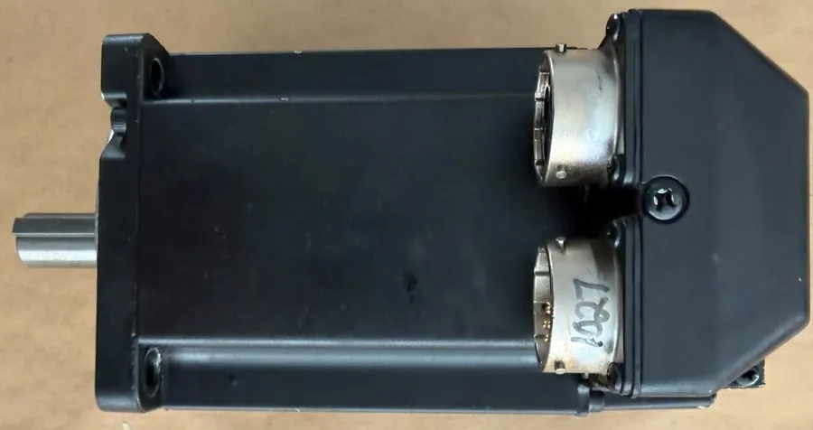 Серводвигатель ALLEN-BRADLEY MPL-B320P-MJ22AA SERIES A 1.5kW 5000RPM SERVO MOTOR