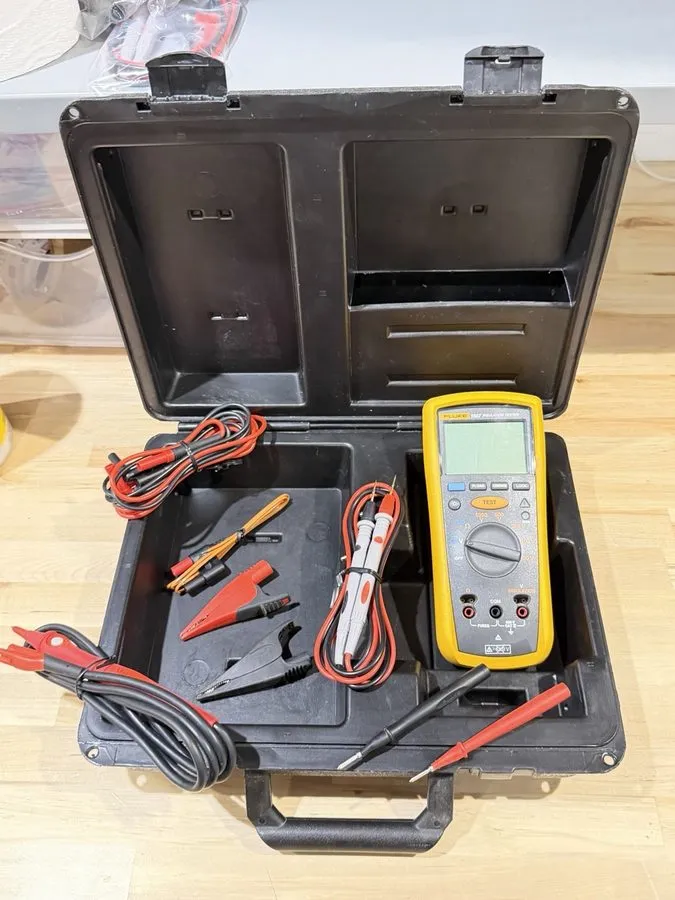 Тестер Fluke 1507 Insulation Resistance Tester Megohmmeter