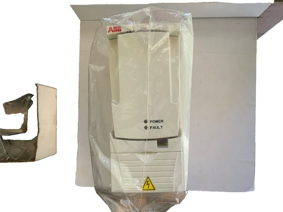 Частотный преобразователь ABB ACS355-03U-04A7-2 LV AC DRIVE 240VAC 7.6A 1HP WOW