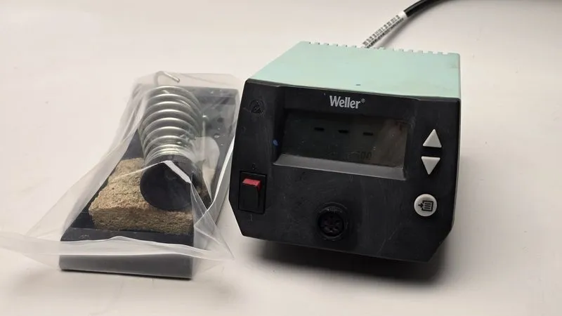 Паяльная станция Weller 70 Watt Digital Soldering Station WE1010NA — фото лота 1