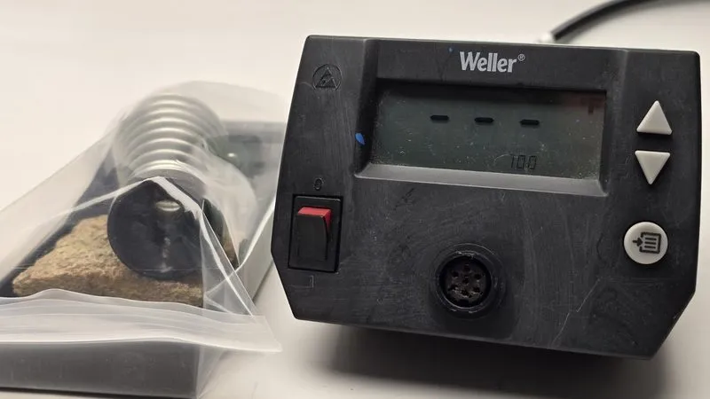 Паяльная станция Weller 70 Watt Digital Soldering Station WE1010NA — фото лота 2