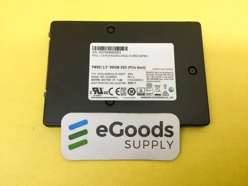 SSD-накопитель Samsung PM983 960GB MZ-QLB9600 MZQLB960HAJR-00007 PCIe Gen3 2.5" 