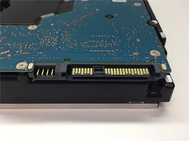 Жёсткий диск Toshiba MG08 16TB 7200RPM SAS 12Gb/s 512MB 512e 3.5in HDD MG08SCA16 — фото лота 2