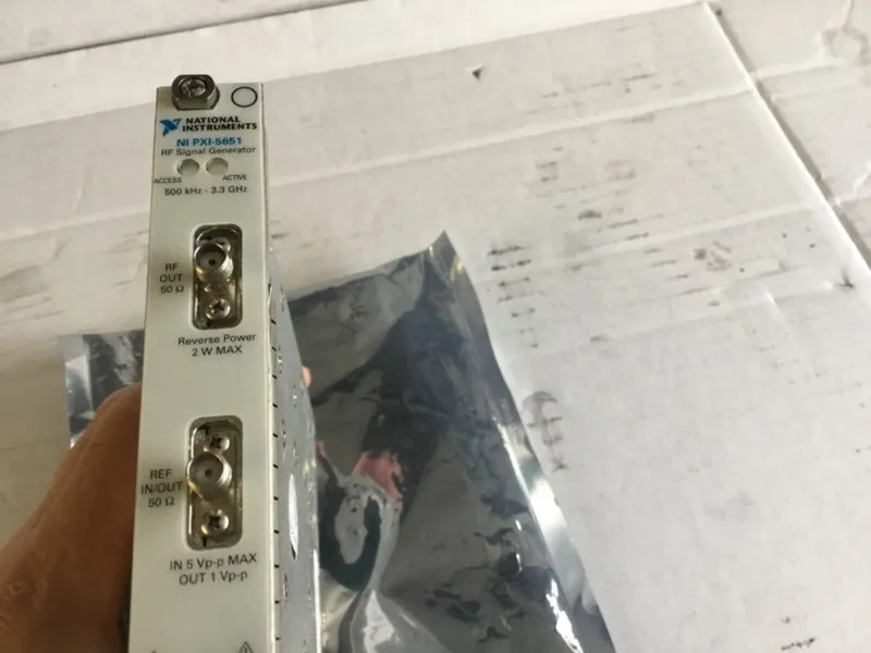 Генератор сигналов National Instruments PXI-5651 PXIe, 3.3 GHz, PXI RF Analog Si