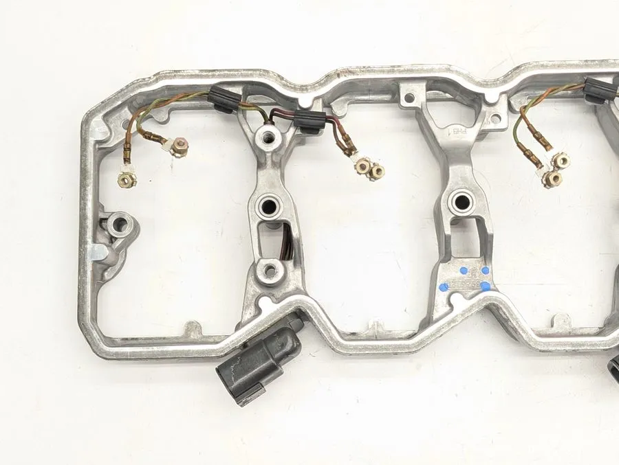 Клапан Cummins Valve Cover Spacer Plate 2003-2005 Dodge Ram Diesel 3955120 39551 — фото лота 1