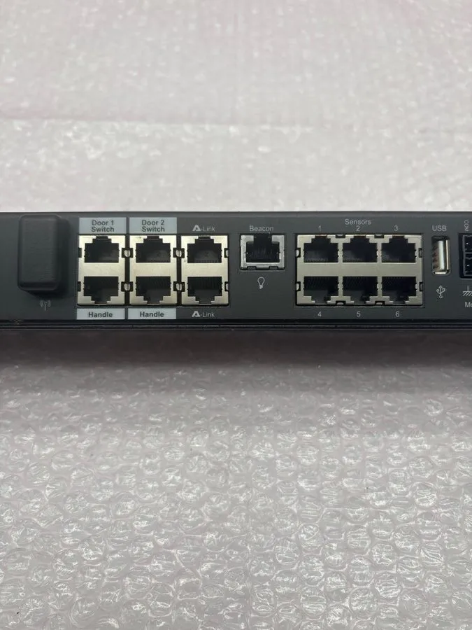 Стойка/шкаф APC NetBotz Rack Monitor 250 NBRK0250 Environmental Security Applian