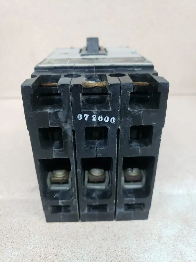 Автоматический выключатель Siemens Sentron Series 3 pole circuit breaker 20A 480