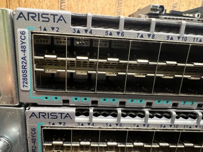 Коммутатор Arista DCS-7280SR-48C6-F Switch 48x 10Gb SFP+ & 6 x 100Gb QSFP28 Port