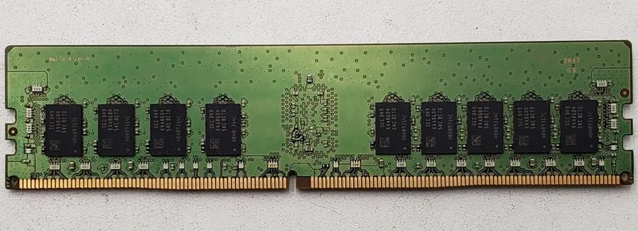 Модуль памяти Samsung 16GB PC4-21300V 2Rx8 DDR4-2666 ECC RDIMM Server RAM M393A2