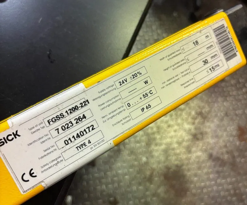 Световая завеса Sick FGSS1200-221 Safety Light Curtain Transmitter 1200mm x 18m