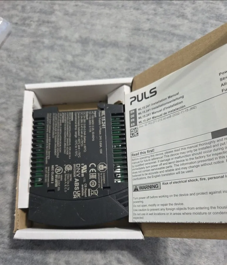 Блок питания Puls DC Power Supply, 100/240V AC, 24/28V DC, 15 W, 0.6 A, DIN Rail — фото лота 1
