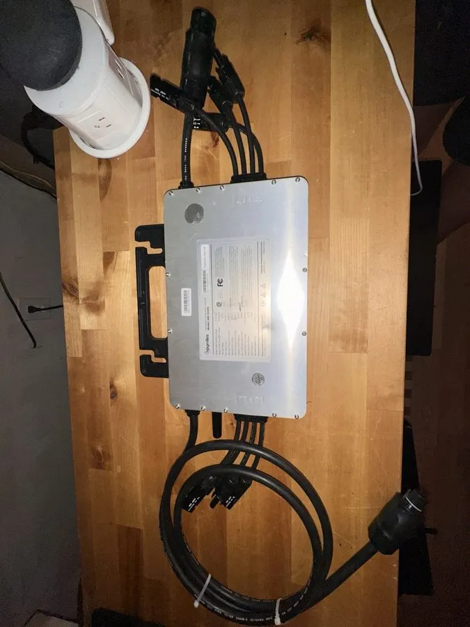 Инвертор Hoymiles HMT-1600N-NA-HM 1600W Solar Microinverter 4-Input 240V — фото лота 2