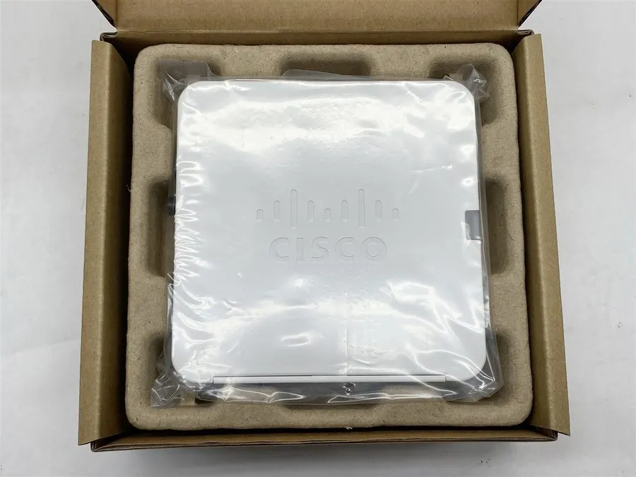 Точка доступа Wi-Fi Cisco WAP125 Wireless AC/N Dual Band Access Point w/PoE WAP1