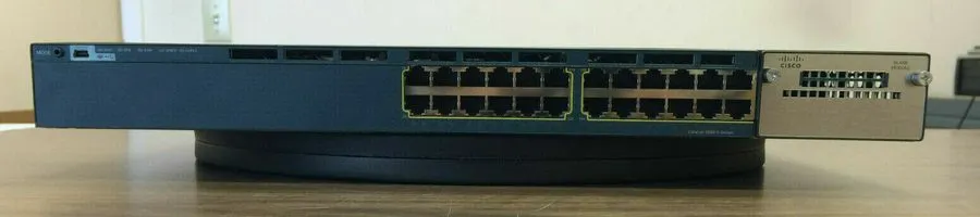 Коммутатор Cisco Catalyst WS-C3560X-24P-L 24-Ports Rack-Mountable Switch Managed