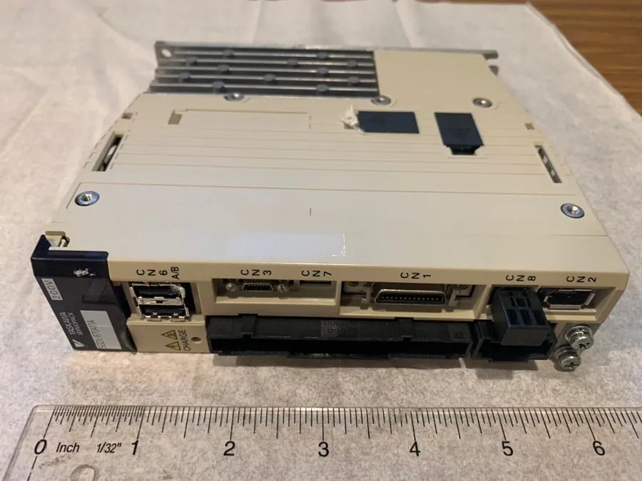 Сервопривод YASKAWA SGDV-R70A11A servo drive