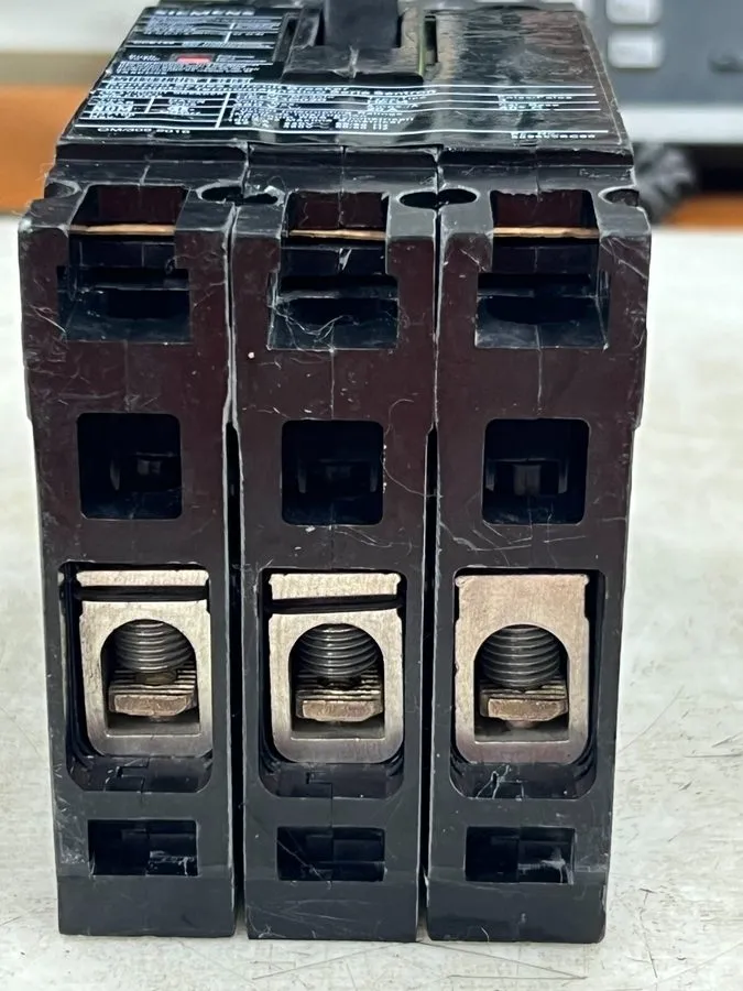 Автоматический выключатель Siemens Sentron Series 3 pole circuit breaker 20A 480