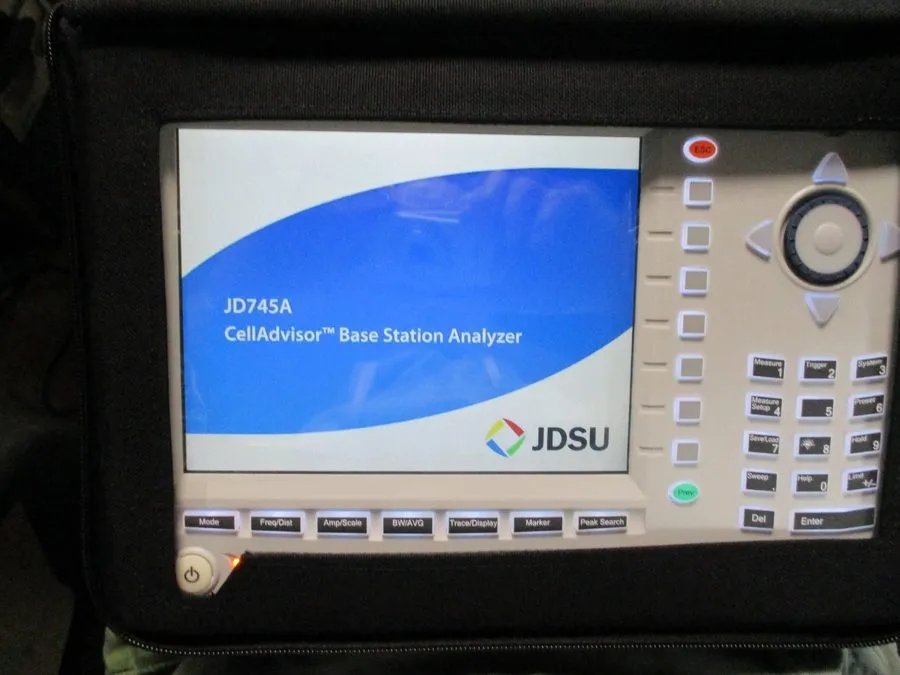 Анализатор JDSU JD745A Base Station Analyzer 100 kHz to 4 GHz w/ Opts 001, 003, 