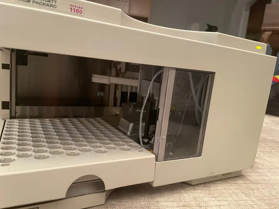Хроматограф HP Agilent 1100 G1313A ALS HPLC Autosampler Powers On