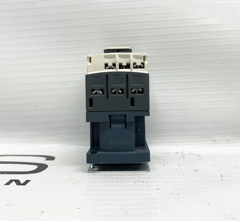 Контактор Schneider Electric LC1D09G7 TeSys Contactor, 3-Pole, 9A Max, 120VAC Co — фото лота 2